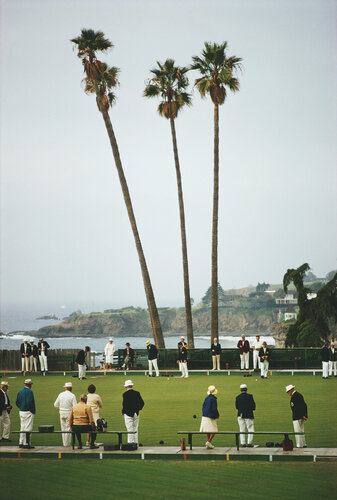 Slim Aarons 'Laguna Bowls' di Slim Aarons, Fotografia in vendita su Singulart