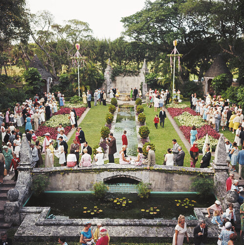 Slim Aarons 'Arts Festival' di Slim Aarons, Fotografia in vendita su Singulart