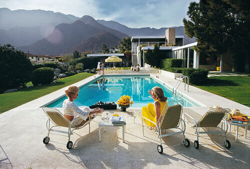 Slim Aarons 'Poolside Pairs' by Slim Aarons, Photography for Sale on Singulart