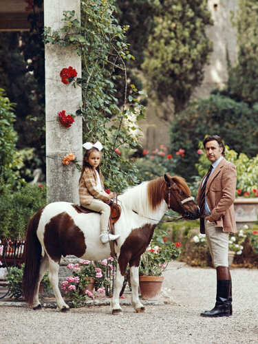 Slim Aarons 'Girolamo Strozzi' by Slim Aarons, 写真 for Sale on Singulart