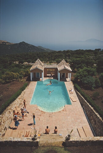 Slim Aarons 'Pool At El Cuarton' par Slim Aarons, Photographie en vente sur Singulart