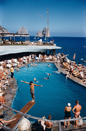 Slim Aarons 'Marina Piccola' van Slim Aarons, Fotografie te koop op Singulart