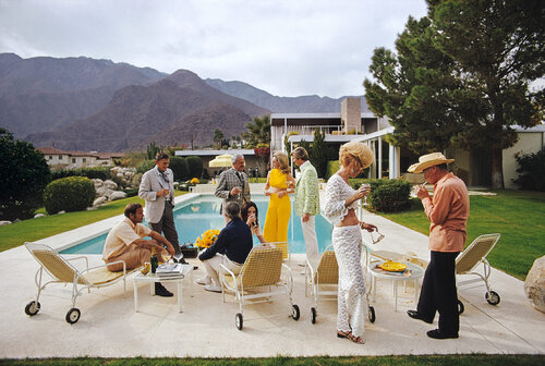 Slim Aarons 'Poolside Chat' by Slim Aarons, Photography for Sale on Singulart