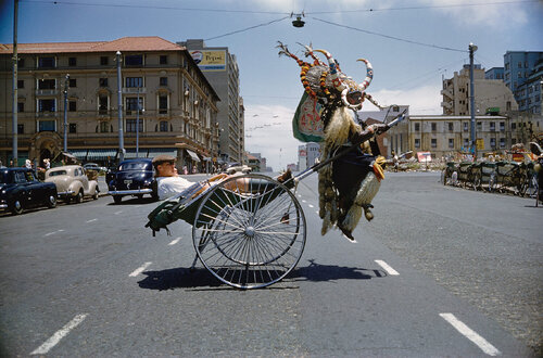 Slim Aarons 'Rickshaw, South Africa' van Slim Aarons, Fotografie te koop op Singulart