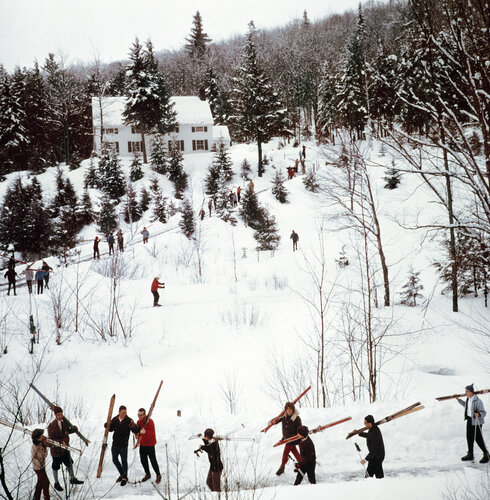 Slim Aarons 'Vermont Winter' van Slim Aarons, Fotografie te koop op Singulart
