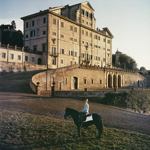 Slim Aarons 'Don Giovanni' di Slim Aarons, Fotografia in vendita su Singulart