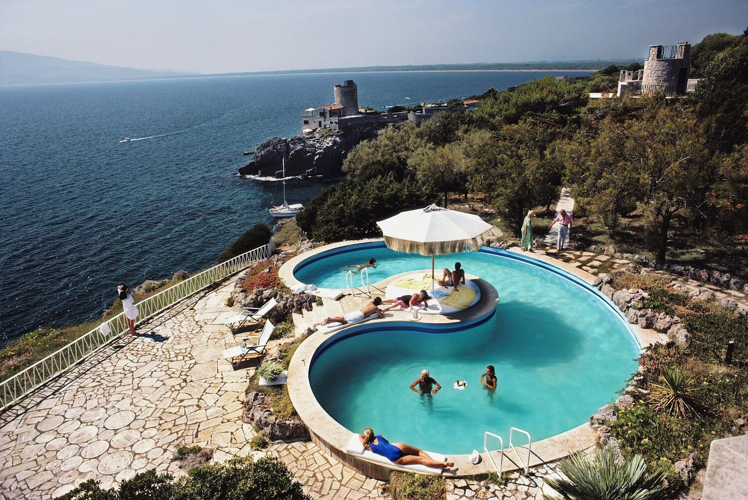Pool At Villa Gli Arieti Slim Aarons Fotografia in vendita