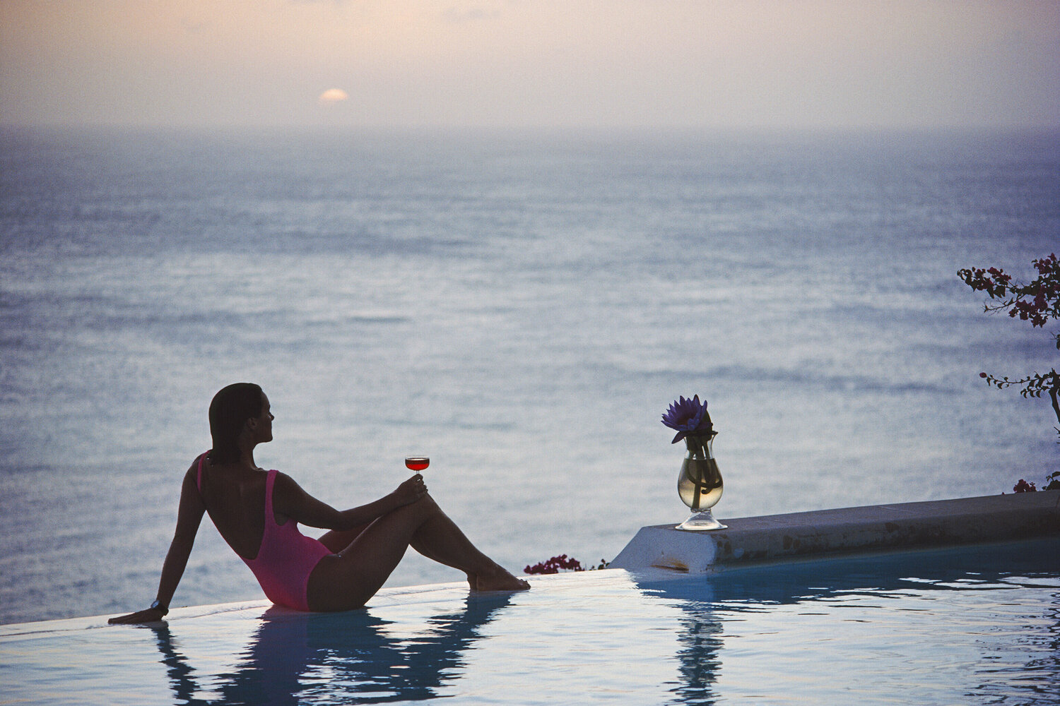 Slim Aarons 'Mustique Tranquility'  Slim Aarons Fotografie te koop
