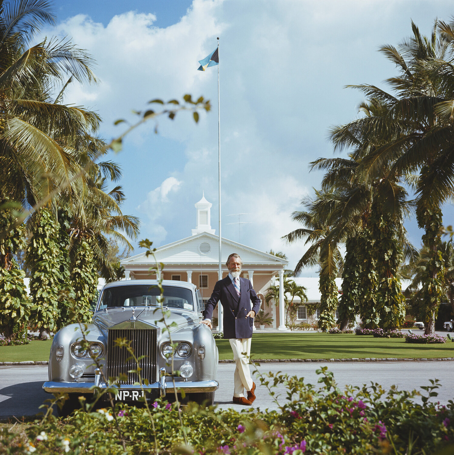 Slim Aarons 'Commander Whitehead' Slim Aarons Fotografia in vendita