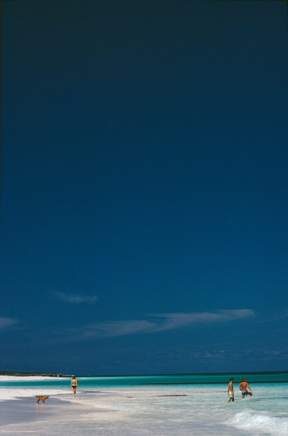 Slim Aarons 'Harbour Isle Beach' Slim Aarons Fotografia in vendita