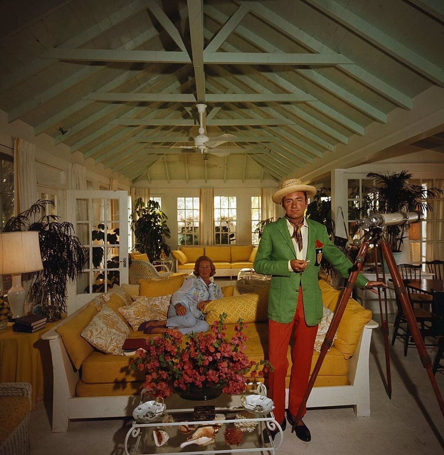 Slim Aarons 'Island Lookout' Slim Aarons Fotografie zu verkaufen