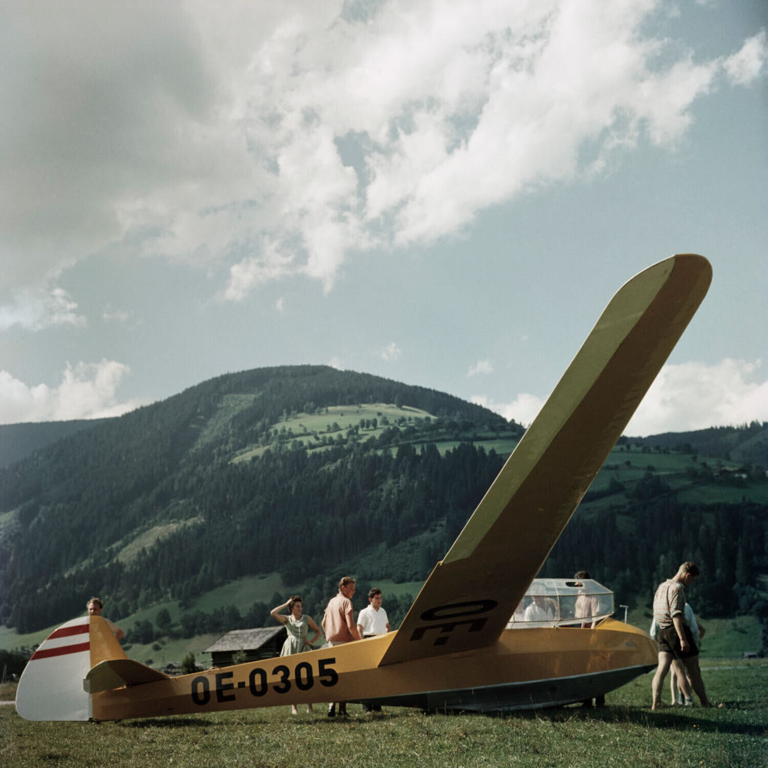 Slim Aarons 'Mittersill Castle' Slim Aarons Fotografia in vendita