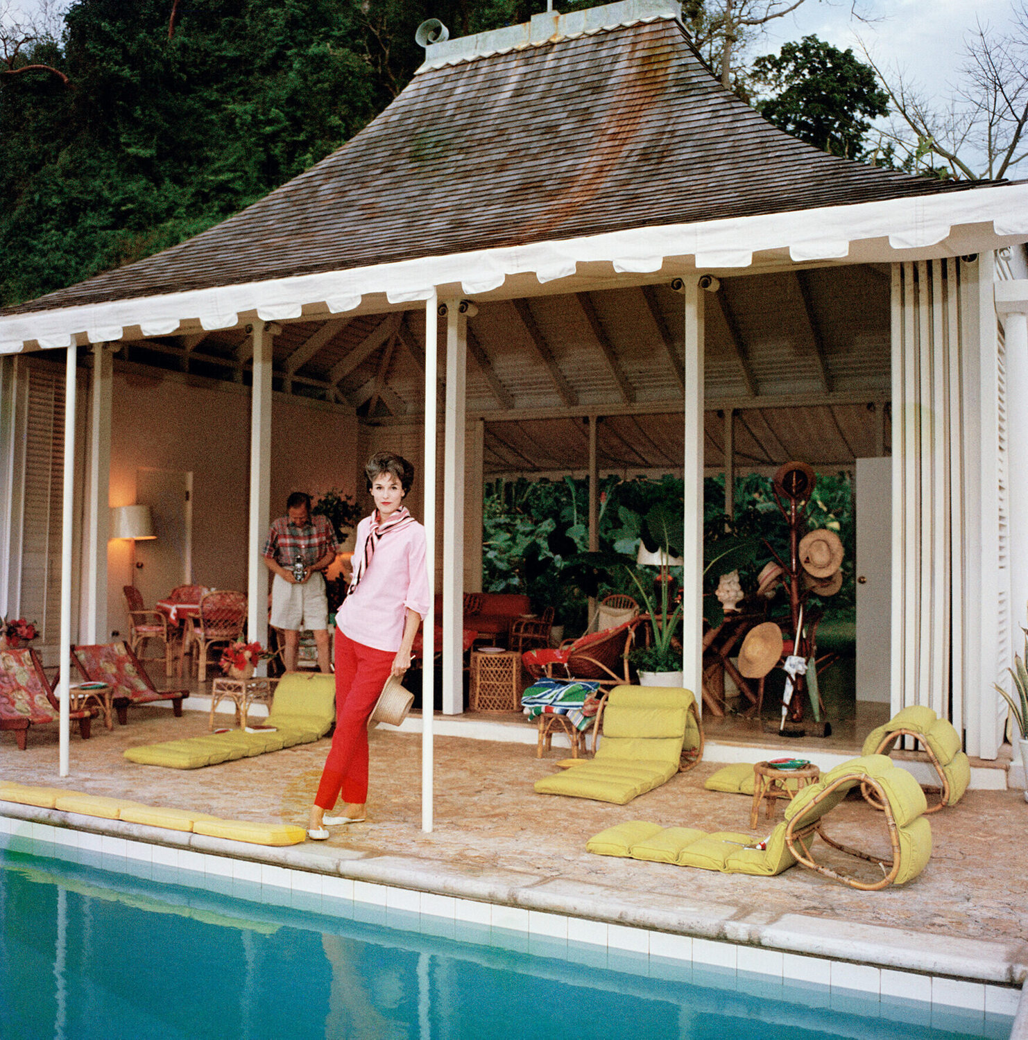 Slim Aarons 'Family Snapper' Slim Aarons Fotografie zu verkaufen