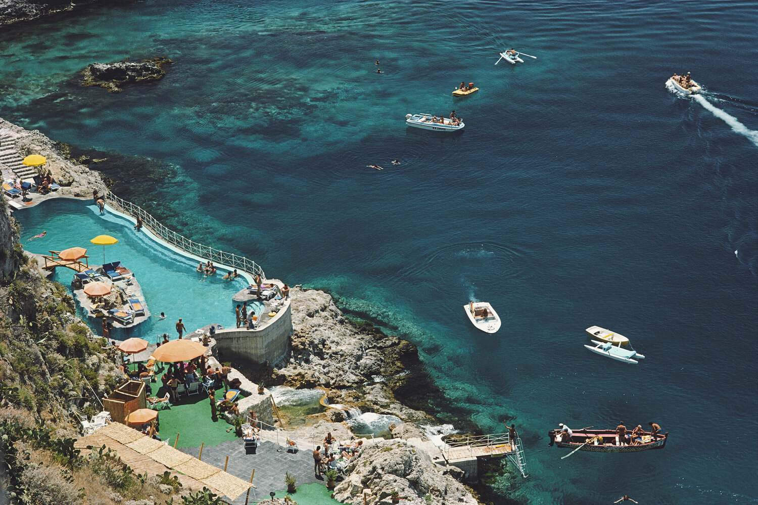 Slim Aarons 'Hotel Taormina' Slim Aarons Fotografie zu verkaufen