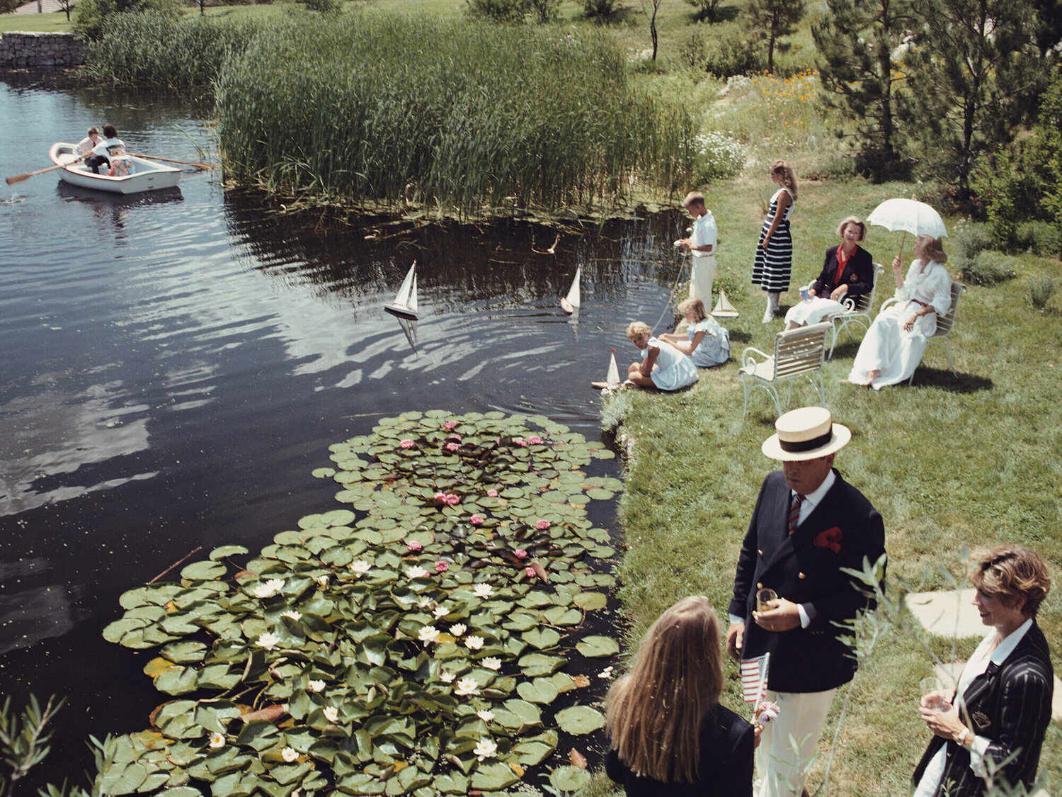 Slim Aarons 'Summer Picnic' Slim Aarons Fotografie te koop