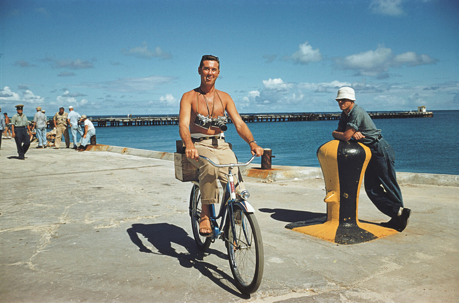 Slim Aarons 'Its A Hard Life' Slim Aarons Fotografia in vendita