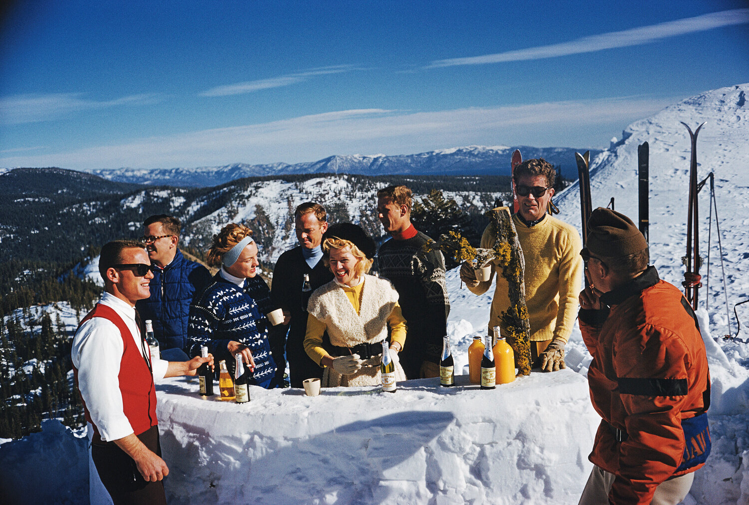 Slim Aarons 'Apres Ski' Slim Aarons Fotografie te koop