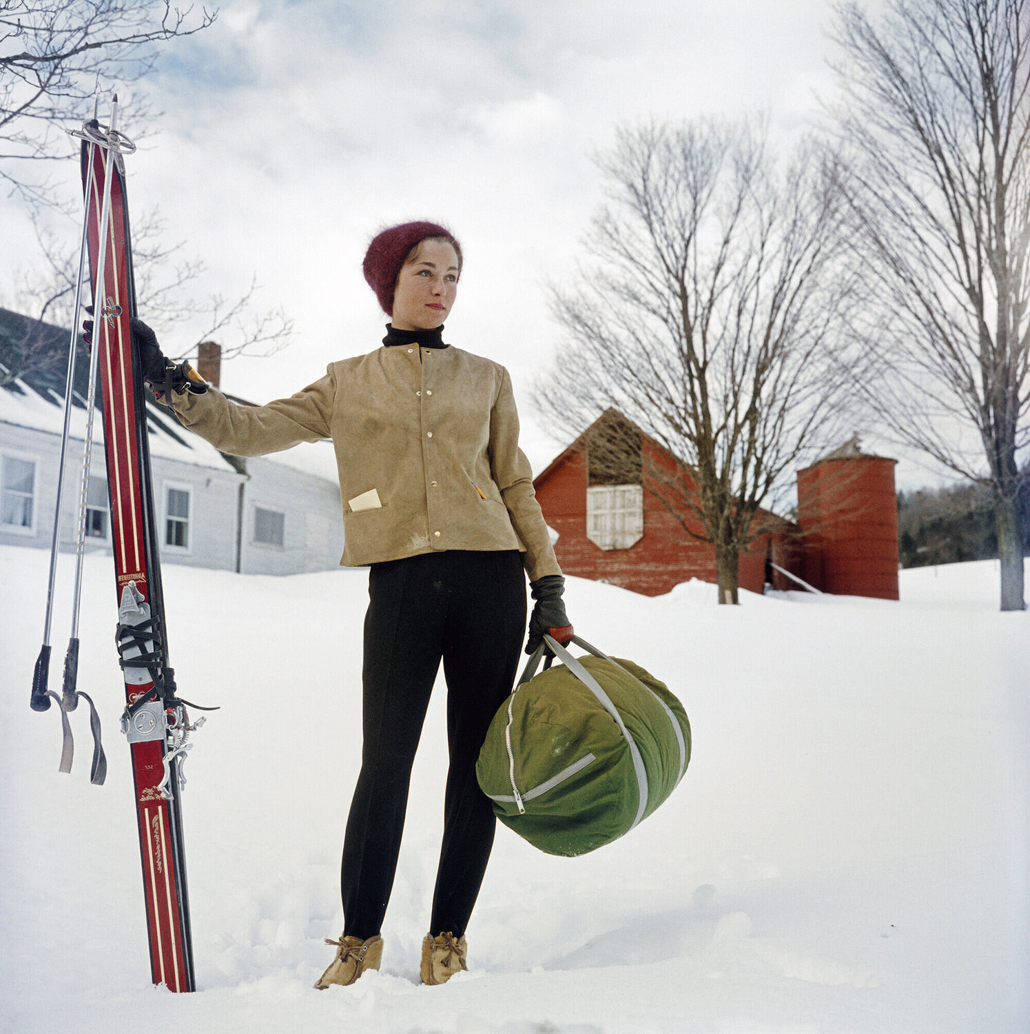 Slim Aarons 'Skiing In Stowe' Slim Aarons Fotografie zu verkaufen