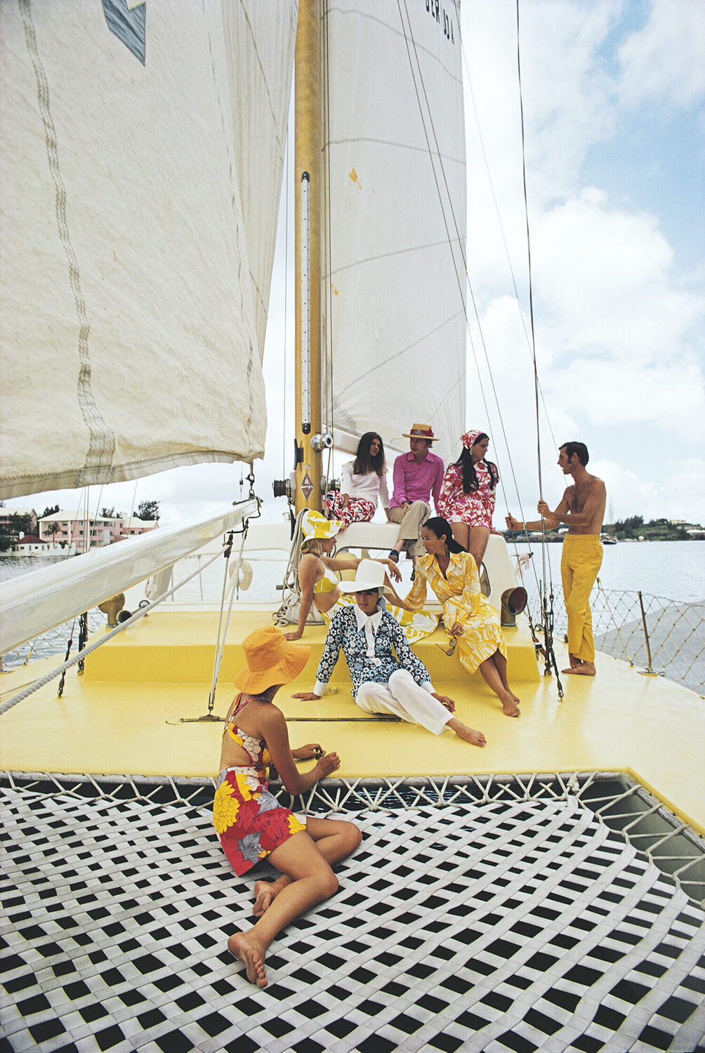 Slim Aarons 'A Colourful Crew' Slim Aarons Fotografie te koop