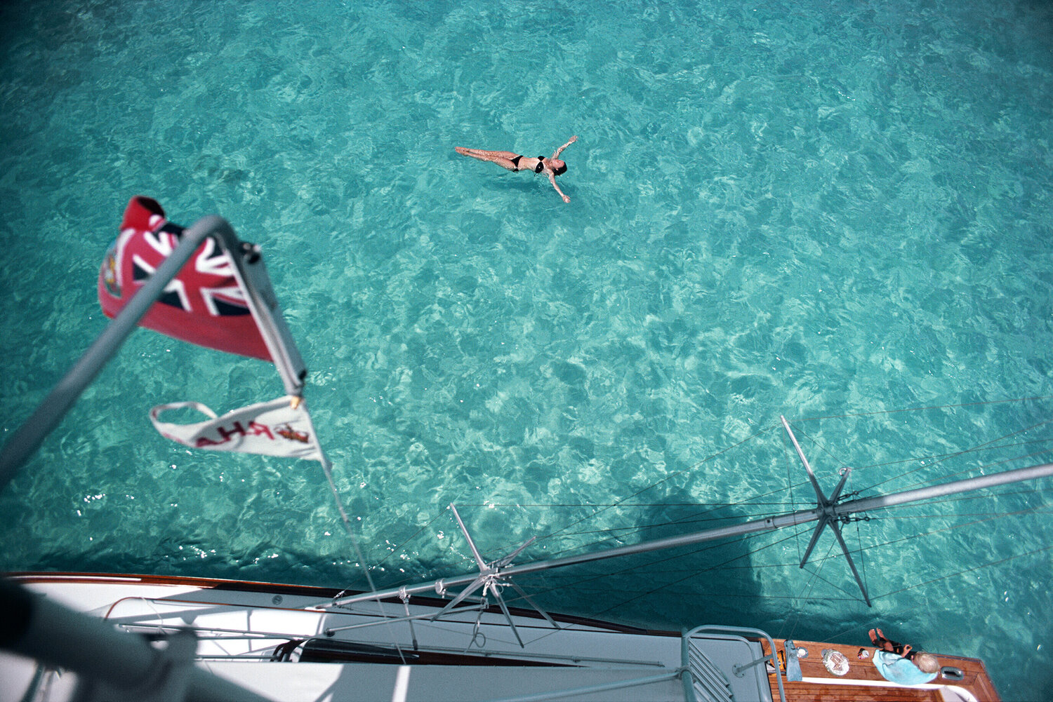 Slim Aarons 'Swimming In Bermuda' Slim Aarons Fotografia in vendita