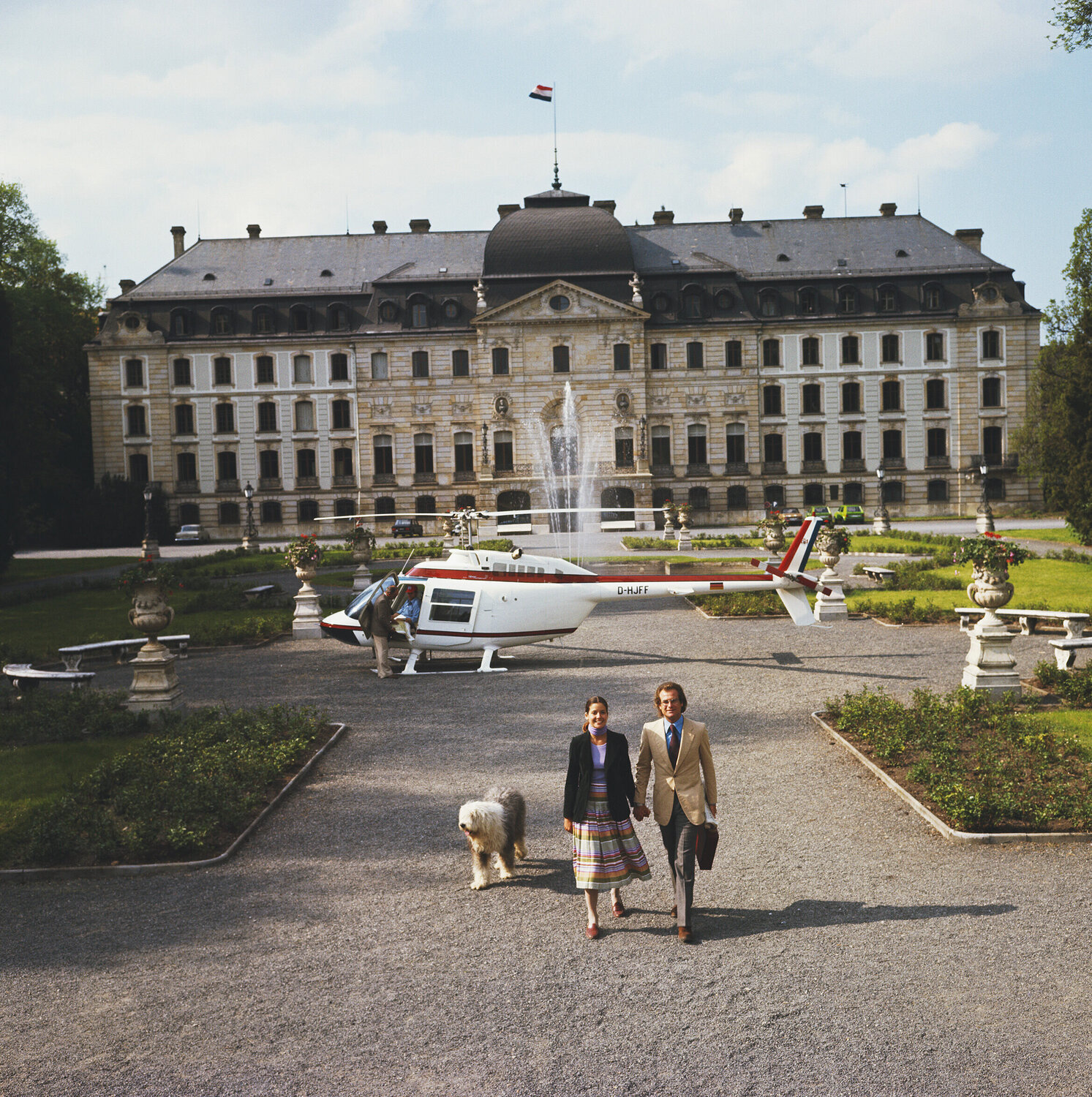 Slim Aarons 'Von Furstenbergs' Slim Aarons Fotografia in vendita