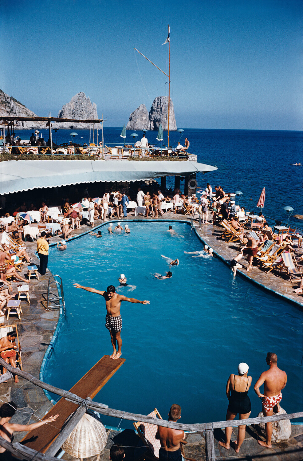 Slim Aarons 'Marina Piccola' Slim Aarons Fotografie te koop