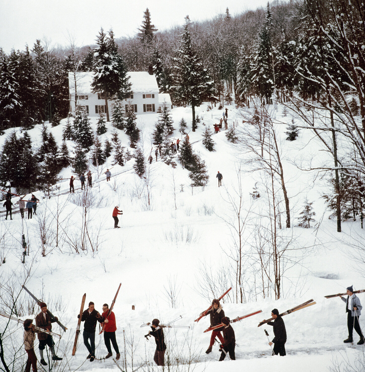 Slim Aarons 'Vermont Winter' Slim Aarons Fotografie te koop
