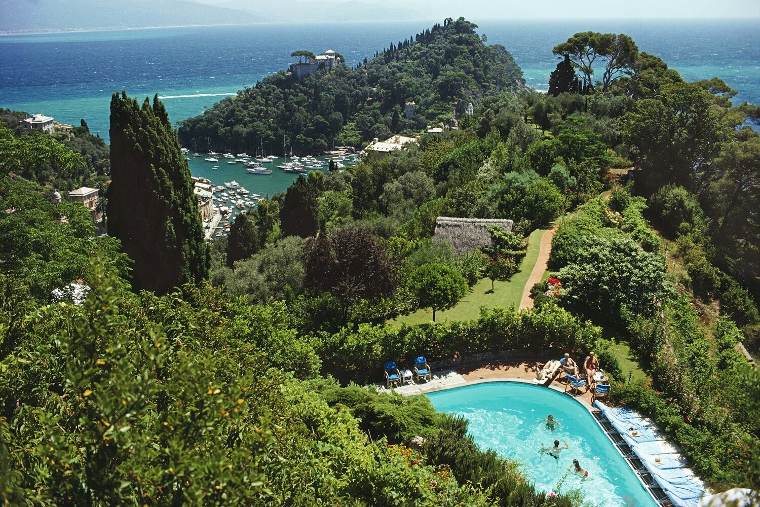 Slim Aarons 'Portofino Villa' Slim Aarons Photographie à vendre