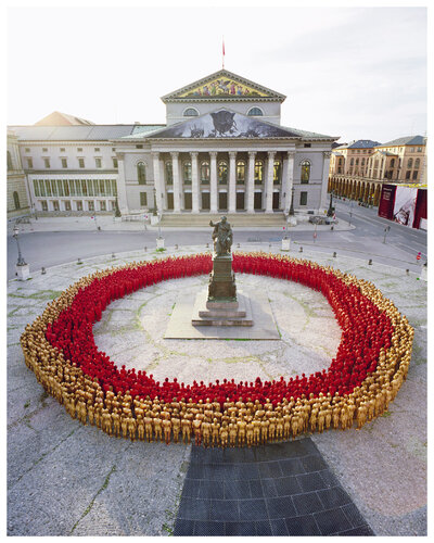Munich 3 (Bayerische Staatsoper) van Spencer Tunick, Fotografie te koop op Singulart