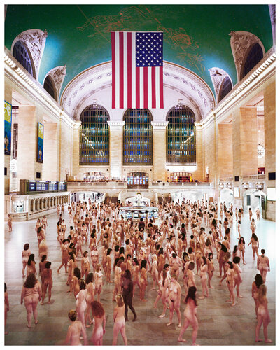 New York 2.1 (Grand Central) van Spencer Tunick, Fotografie te koop op Singulart