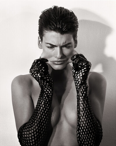 Pulling Face, Linda Evangelista for Vogue Paris van Steven Meisel, Fotografie te koop op Singulart