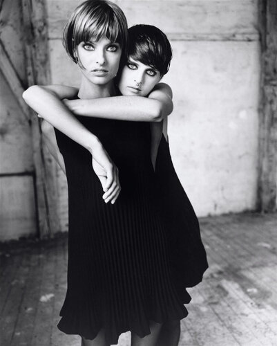 Stella Tennant and Linda Evangelista, Versace, Autumn Winter van Steven Meisel, Fotografie te koop op Singulart