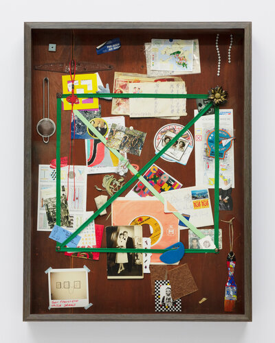 信箱，香港（手工制作棕色版） Letter Rack, Hong Kong(Brown)(Handmade) di Vik Muniz, Altri media in vendita su Singulart