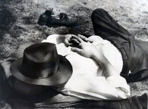 Man with Hat Sleeping van Vivian Maier, Fotografie te koop op Singulart