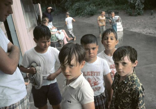 Group of Children (VM1967K05654) van Vivian Maier, Fotografie te koop op Singulart