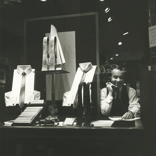 0131518 - Untitled, n.d., Store Window, 12" X 12" van Vivian Maier, Fotografie te koop op Singulart