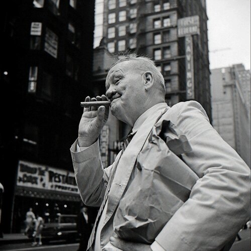VM19XXW03080-04-MC - Chicago, IL, n.d., Man with Cigar van Vivian Maier, Fotografie te koop op Singulart