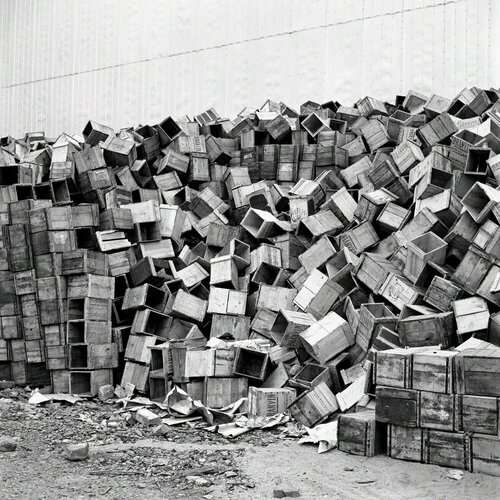 0114474 –Stacks of Boxes van Vivian Maier, Fotografie te koop op Singulart