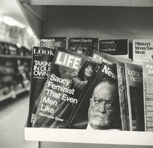 Magazines (0129371) van Vivian Maier, Fotografie te koop op Singulart