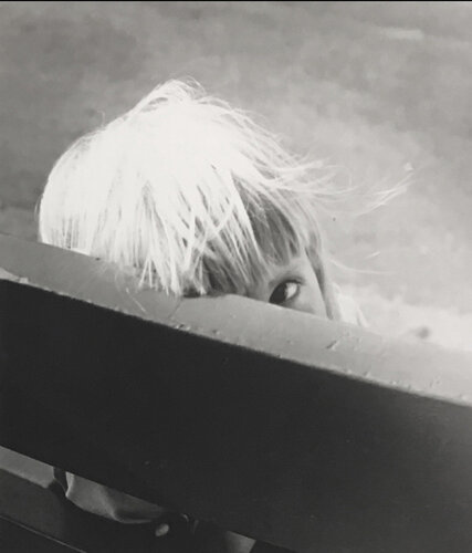 Untitled, n.d, Peeking Rare Lifetime print van Vivian Maier, Fotografie te koop op Singulart