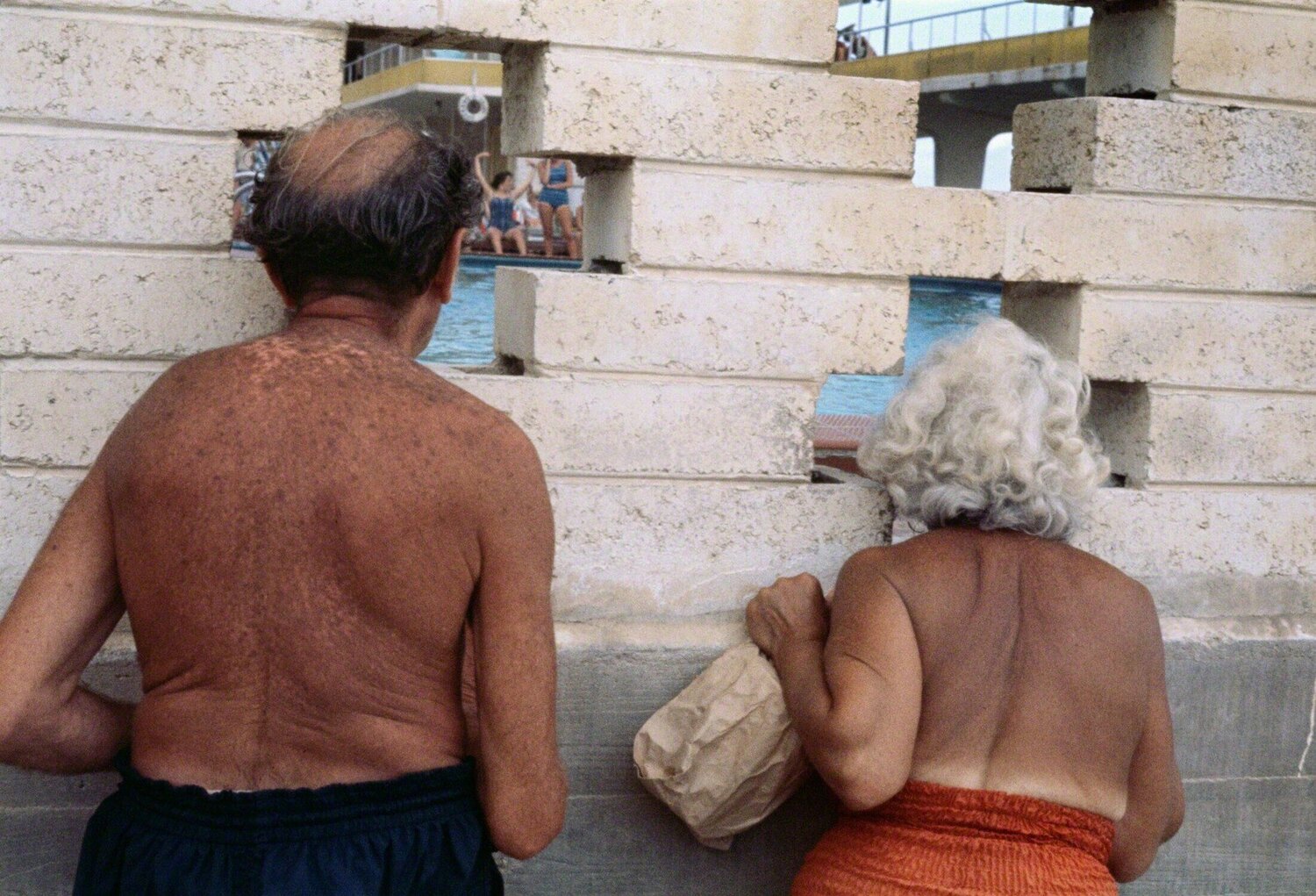 VM1960K05640 –08-MC, Sunbathers Vivian Maier Fotografie zu verkaufen