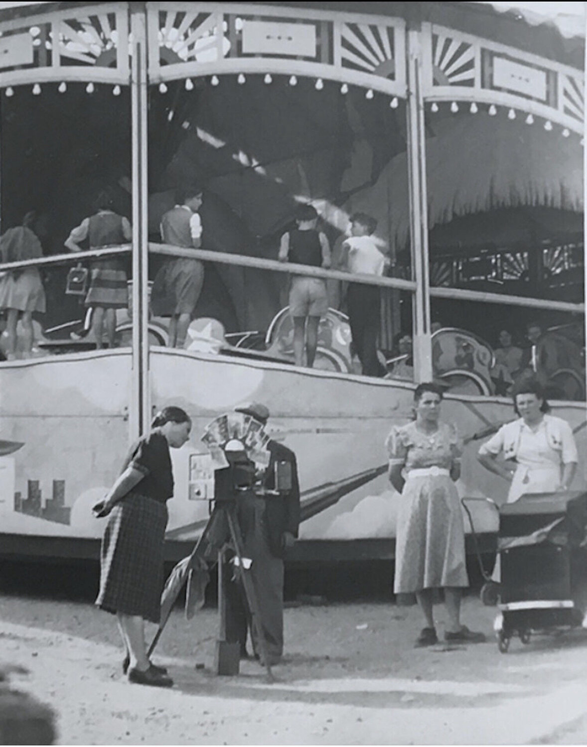 Untitled, n.d, Carnival Rare Lifetime print Vivian Maier Fotografie zu verkaufen