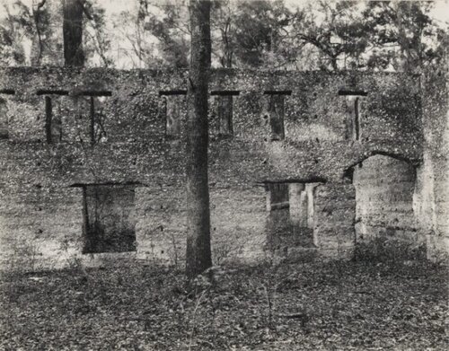 Ruin of Tabby (Shell) Construction, St. Mary's, Georgia, 1936 From the Full Walker Evans: Selected Photographs Portfolio di Walker Evans, Fotografia in vendita su Singulart