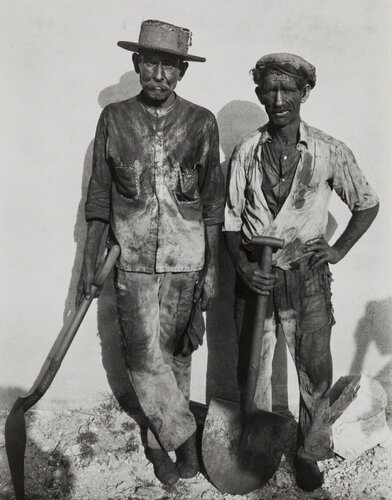 Dock Workers, Havana, 1932, From the Full Walker Evans: Selected Photographs Portfolio di Walker Evans, Fotografia in vendita su Singulart