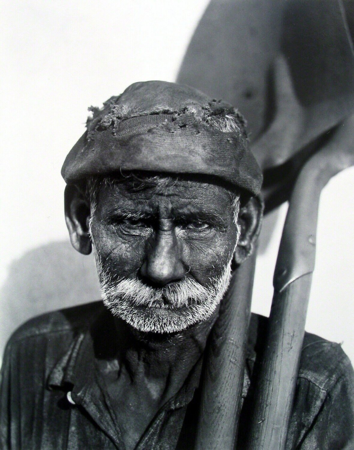 Coal Dock Worker, Havana Walker Evans Fotografia in vendita