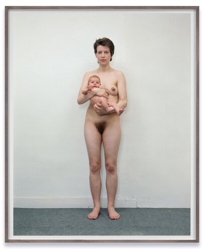 Tia, Amsterdam, June 23, 1994 di Rineke Dijkstra, Fotografia in vendita su Singulart