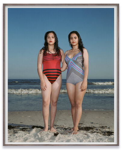 Jones Beach, N.Y., USA, July 5, 1993 van Rineke Dijkstra, Fotografie te koop op Singulart