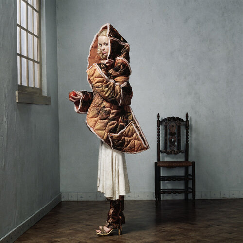 People of the Labyrinths #05 van Erwin Olaf, Fotografie te koop op Singulart