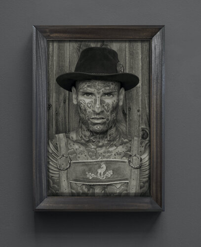 Im Wald, Portrait III van Erwin Olaf, Fotografie te koop op Singulart