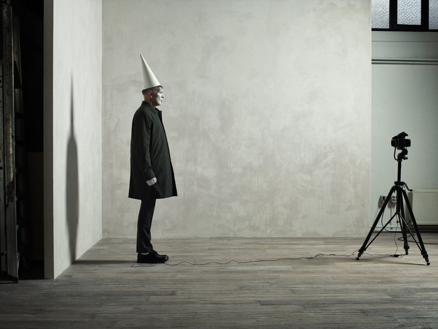 April Fool 11.00AM Erwin Olaf Fotografia in vendita
